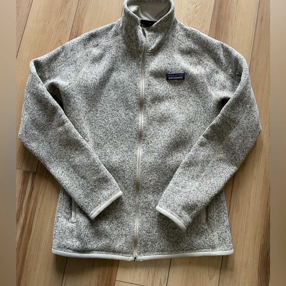 Patagonia Jacket— S oatmeal and white